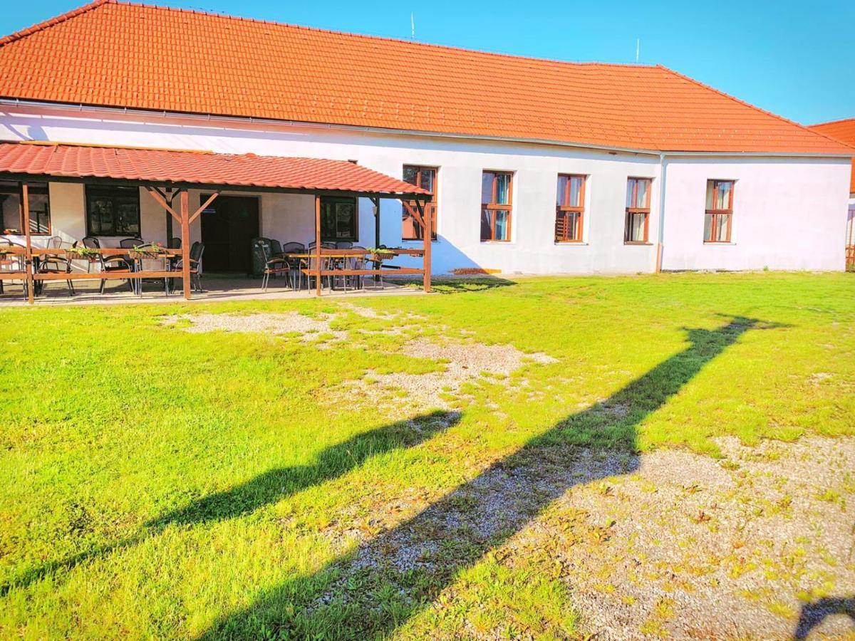 Penzion Kravin Bosilec Exterior photo